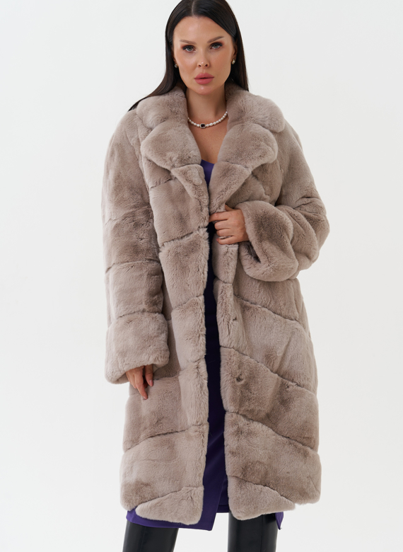 Шуба из меха кролика с английским воротником