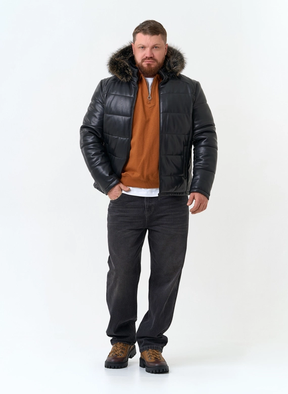 Мужской пуховик из эко кожи с мехом енота на капюшоне фото