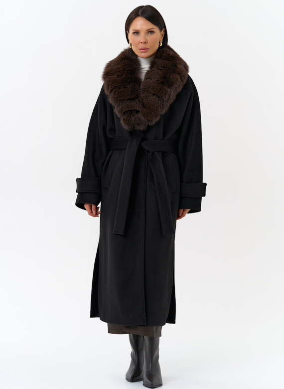 Женское утепленное пальто с отделкой из меха песца