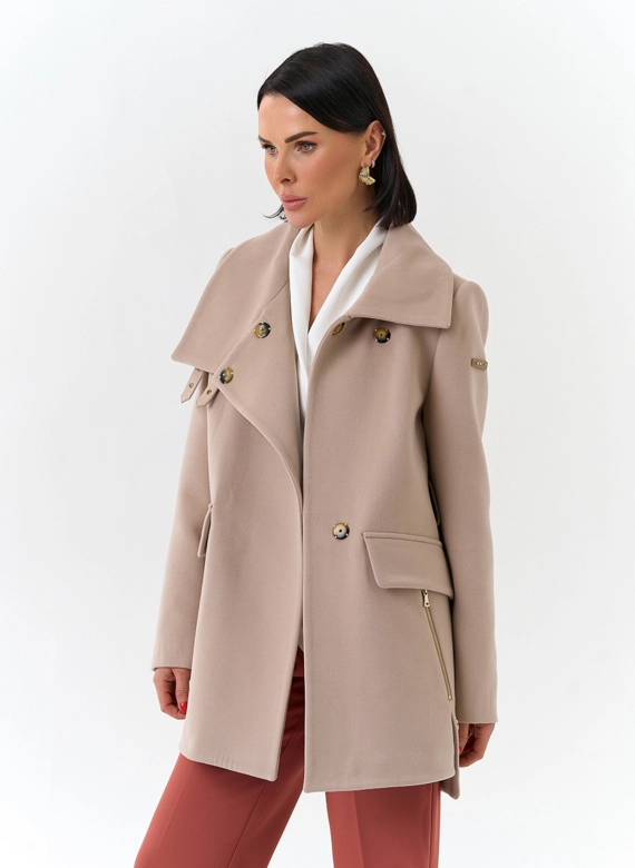 Женское укороченное пальто с воротником стойкой