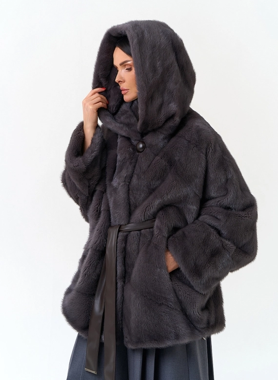 Женская шуба из меха норки с капюшоном фото