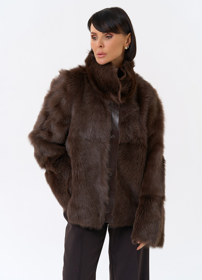 Женская короткая дубленка с воротником стойкой модель № 31928 универмаг малина