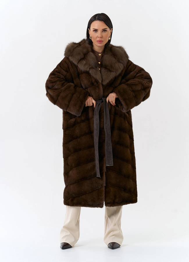 Шуба из меха норки с капюшоном из меха куницы модель № 31965 в кредит