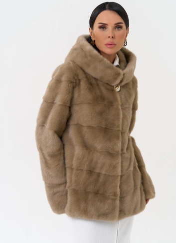 Короткая шуба с капюшоном фото