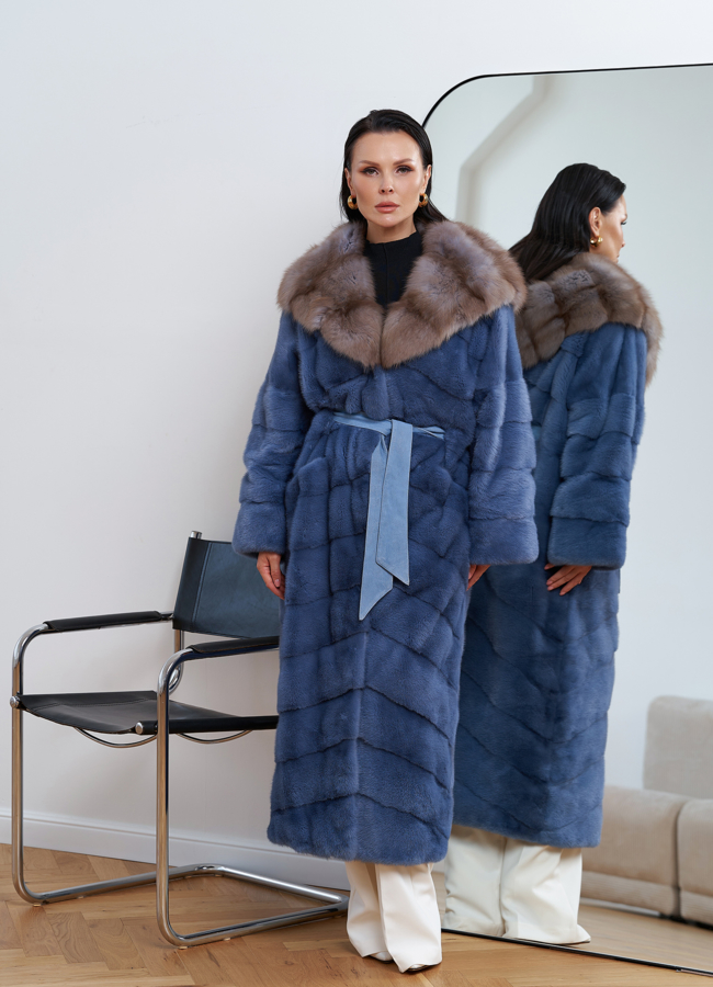 Длинная норковая шуба с капюшоном из меха куницы модель № 27568 в кредит