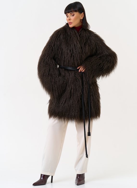 Женская шуба из эко меха коричневого цвета