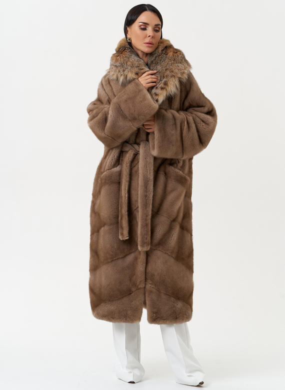 Женская шуба из меха норки с капюшоном из меха рыси