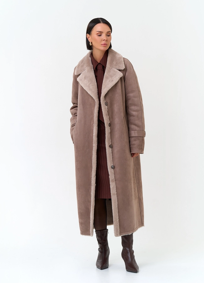 Женская дубленка из эко замши с английским воротником модель № 33918 в рассрочку